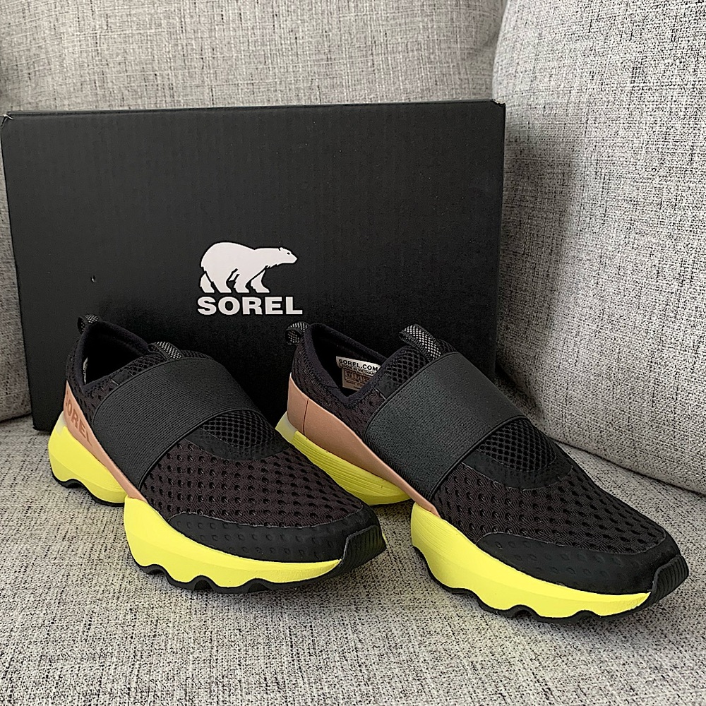 Brand New Size 9.5 Sorel Kinetic Impact Strap